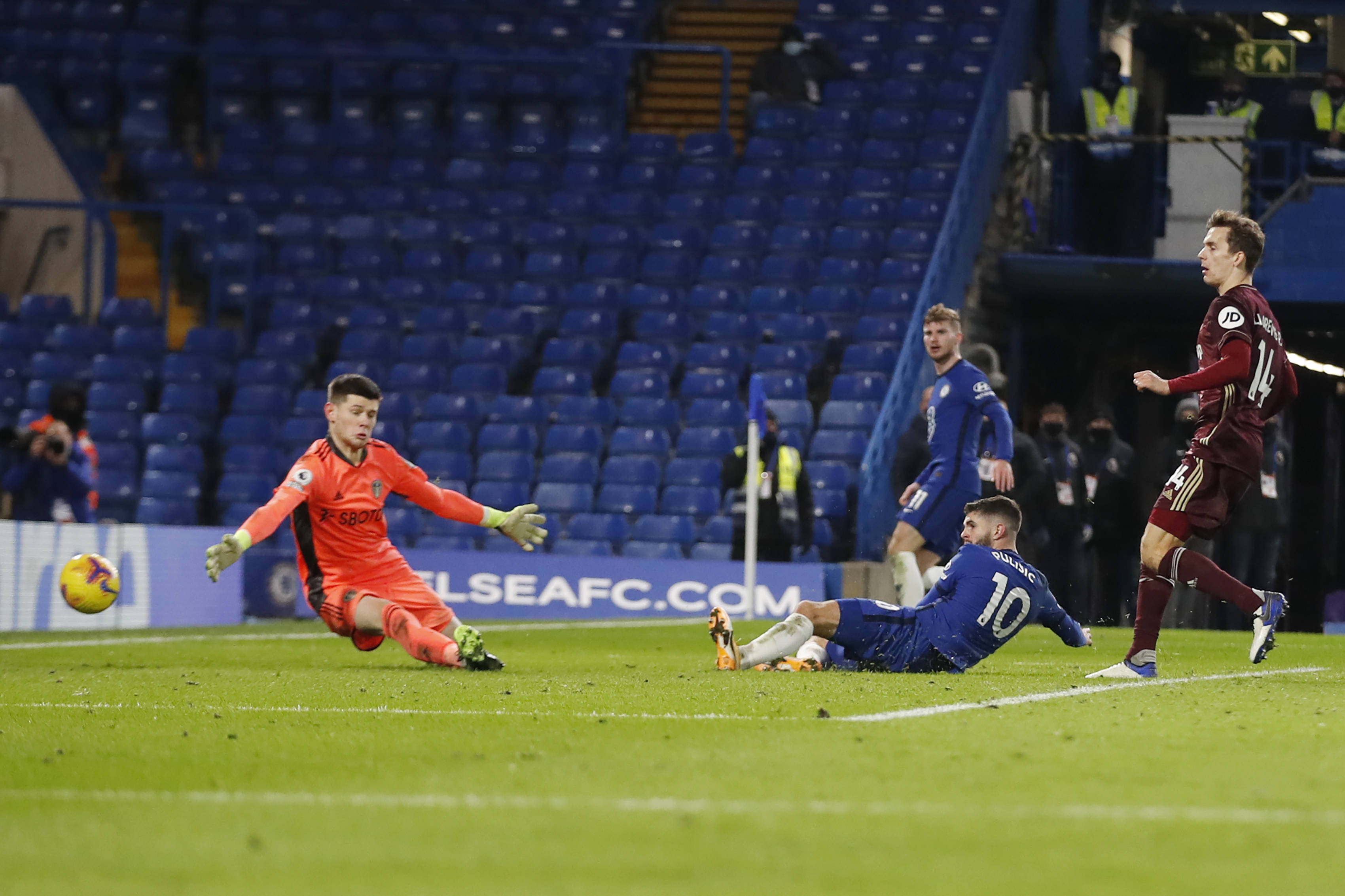 她采取了以 她采取了以