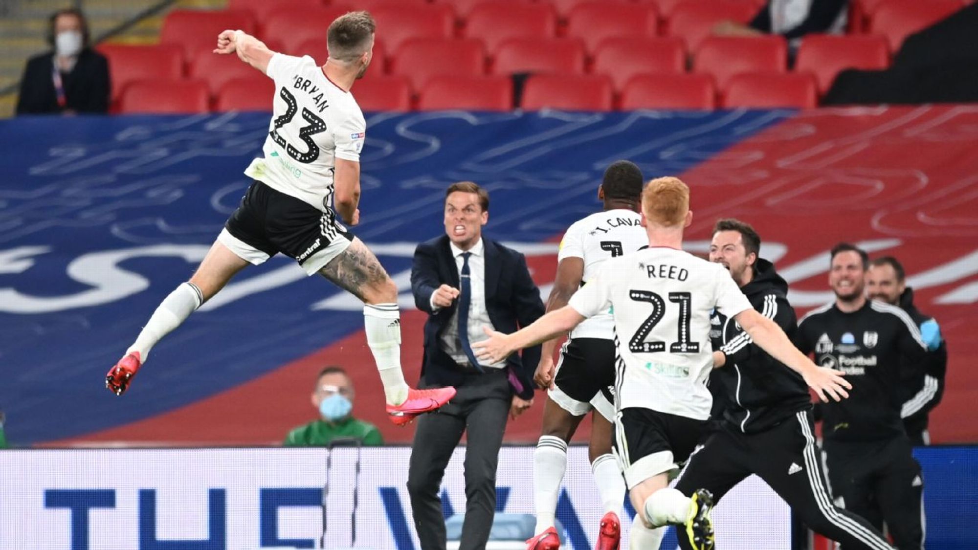 他的一举一 他的一举一